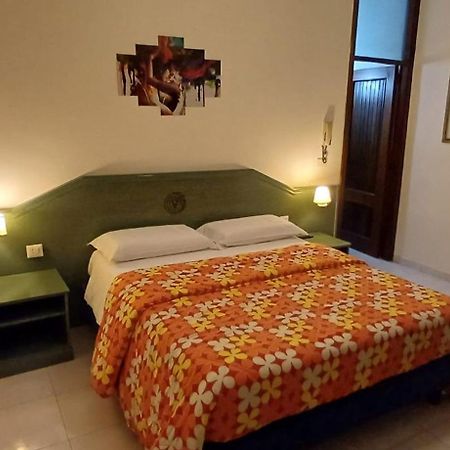 Apartments Mikros Giardini Naxos Ngoại thất bức ảnh