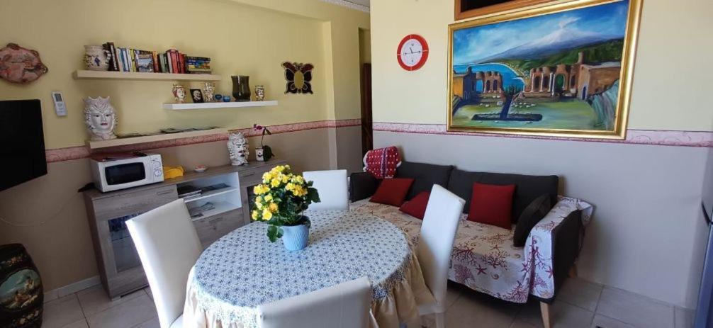 Apartments Mikros Giardini Naxos Ngoại thất bức ảnh